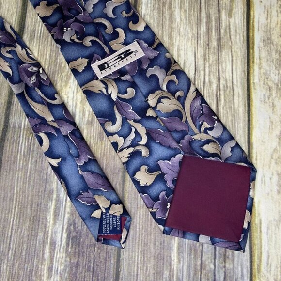 JT Beckett 100% Silk Made in USA Blue Floral Print Neck Tie - Picture 4 of 4